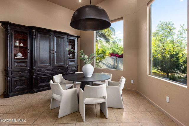6460 N Regal Manor Drive, Tucson, AZ 85750