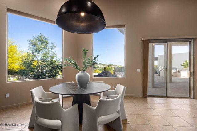 6460 N Regal Manor Drive, Tucson, AZ 85750