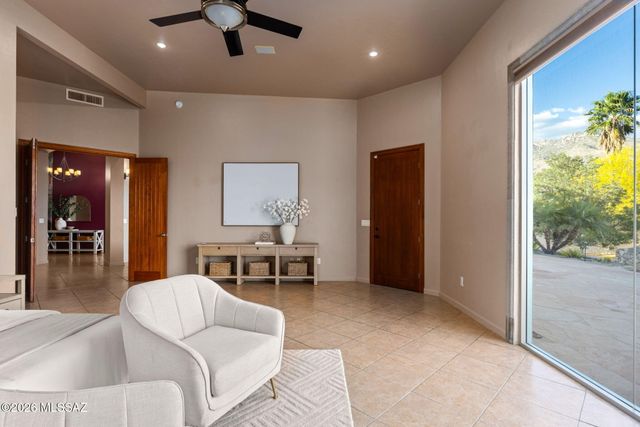 6460 N Regal Manor Drive, Tucson, AZ 85750