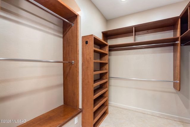 6460 N Regal Manor Drive, Tucson, AZ 85750