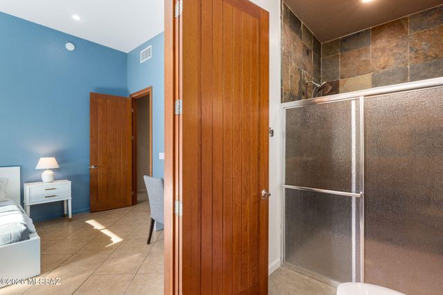 6460 N Regal Manor Drive, Tucson, AZ 85750