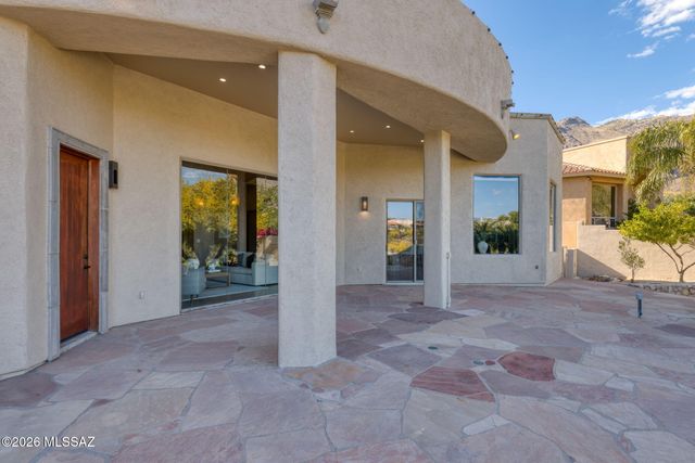 6460 N Regal Manor Drive, Tucson, AZ 85750