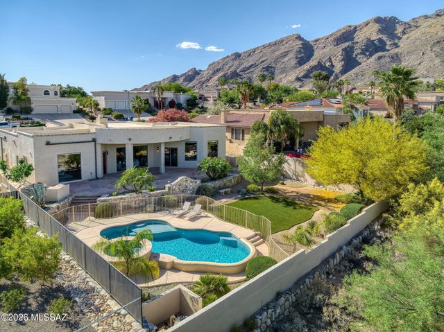 6460 N Regal Manor Drive, Tucson, AZ 85750
