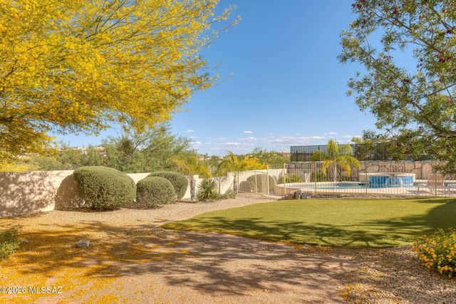 6460 N Regal Manor Drive, Tucson, AZ 85750