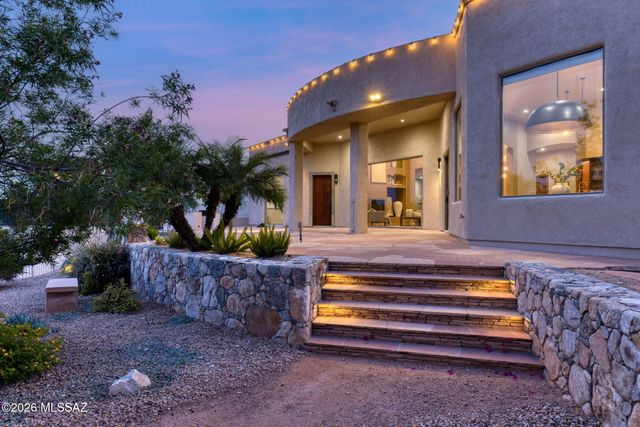 6460 N Regal Manor Drive, Tucson, AZ 85750