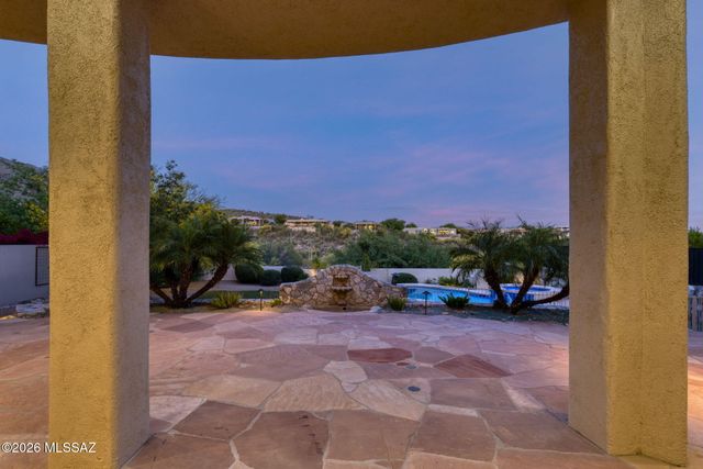 6460 N Regal Manor Drive, Tucson, AZ 85750