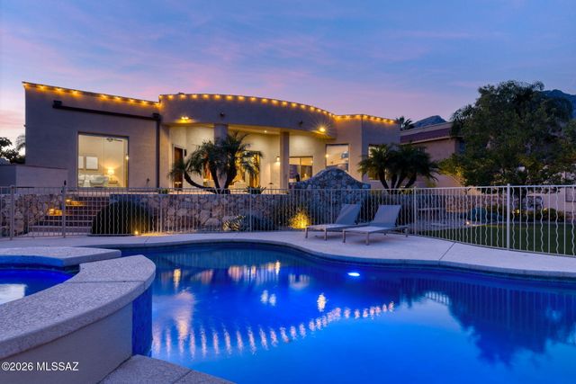 6460 N Regal Manor Drive, Tucson, AZ 85750