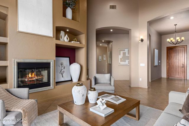 6460 N Regal Manor Drive, Tucson, AZ 85750
