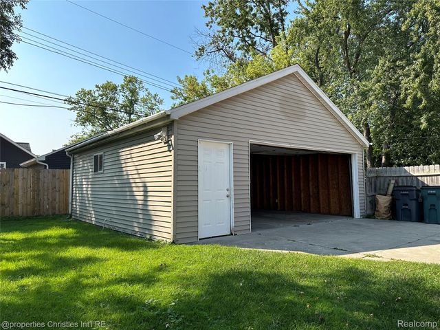 3461 Thomas Avenue, Berkley, MI 48072