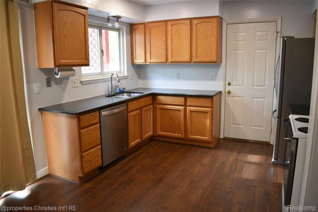 3461 Thomas Avenue, Berkley, MI 48072