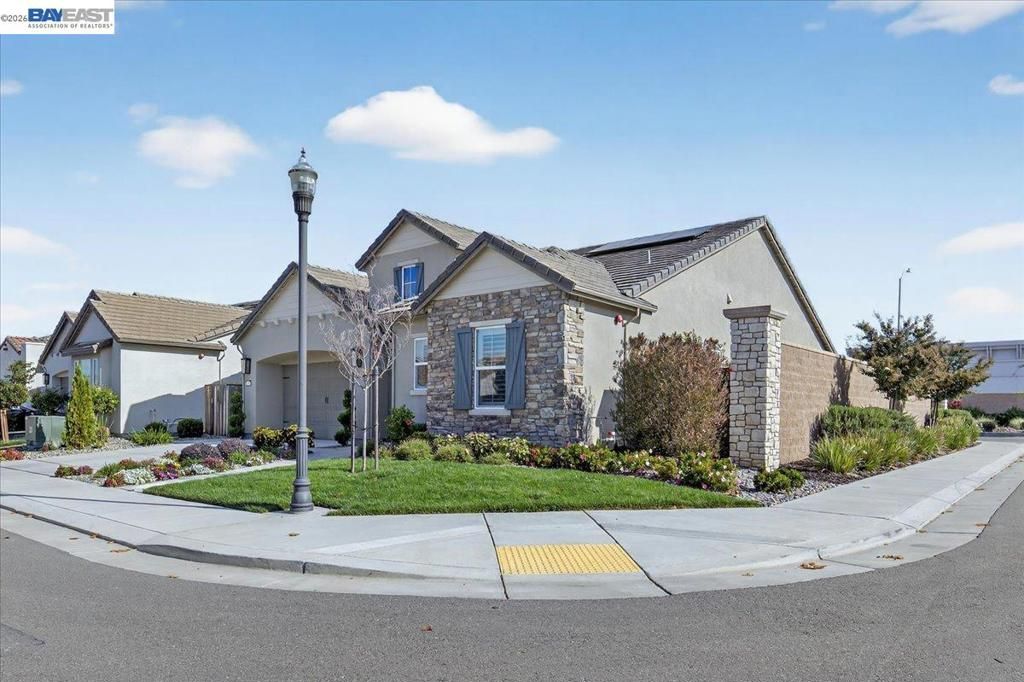 Image 2 of property listing at 1560 empire, Lodi, CA 95242