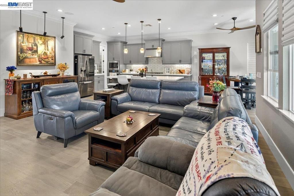 Image 5 of property listing at 1560 empire, Lodi, CA 95242