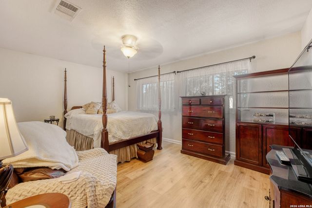 9959 SUNSET PL, San Antonio, TX 78245