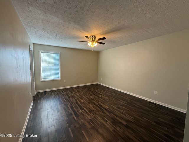 111 Calumet Ct, Elizabethtown, KY 42701