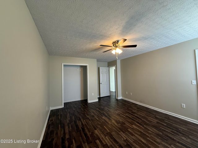 111 Calumet Ct, Elizabethtown, KY 42701