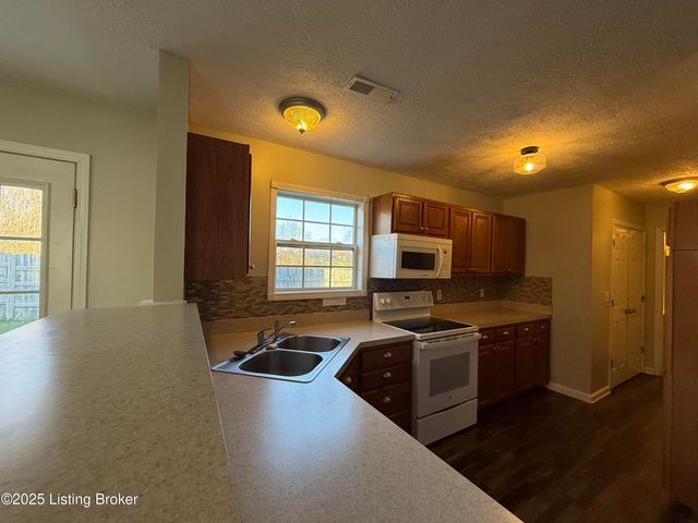 111 Calumet Ct, Elizabethtown, KY 42701