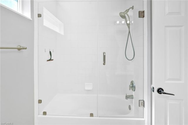 2822 Inlet Cove LN W, Naples, FL 34120