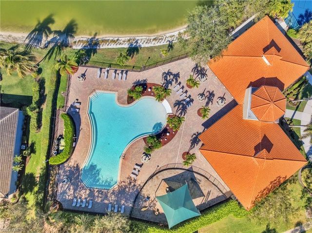 2822 Inlet Cove LN W, Naples, FL 34120