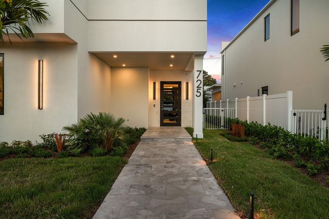 715 SE 4th Avenue, Delray Beach, FL 33483