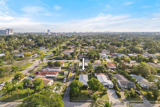 1880 NE 180th St, North Miami Beach, FL 33162