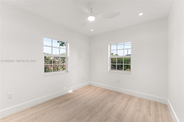 1880 NE 180th St, North Miami Beach, FL 33162