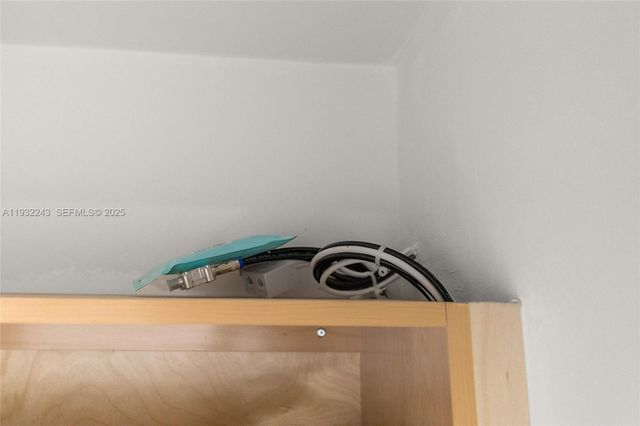 1880 NE 180th St, North Miami Beach, FL 33162