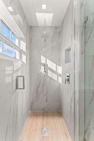 1880 NE 180th St, North Miami Beach, FL 33162