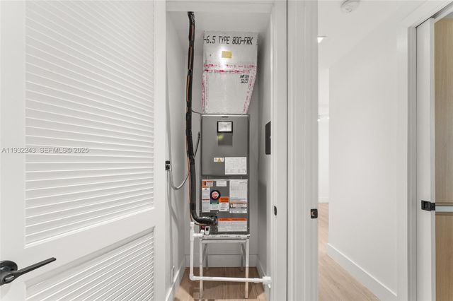 1880 NE 180th St, North Miami Beach, FL 33162