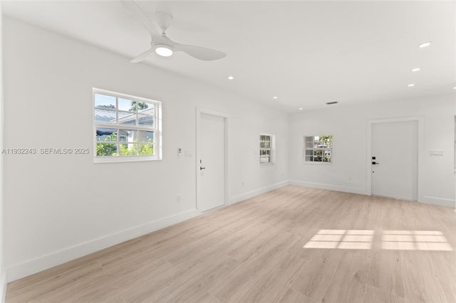 1880 NE 180th St, North Miami Beach, FL 33162