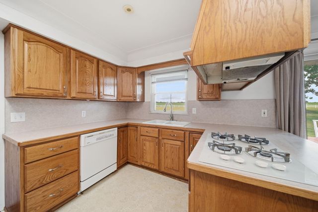 9801 Peterson Road, Brooklyn, MI 49230