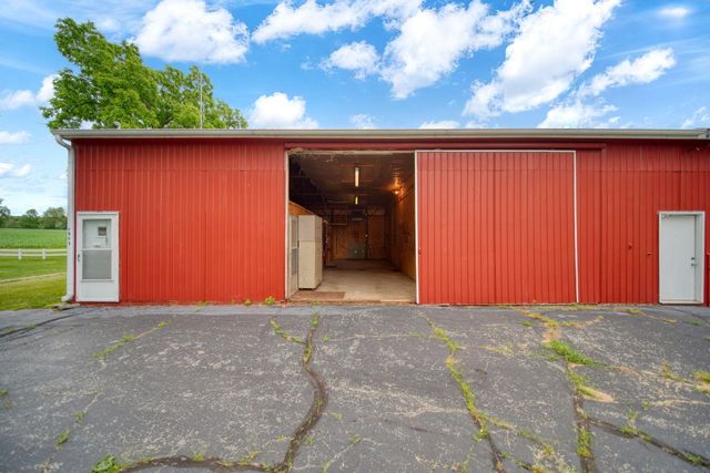 9801 Peterson Road, Brooklyn, MI 49230