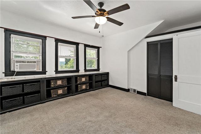 200 Wilbur St, Bon Air, PA 15210