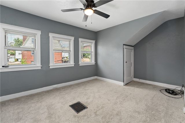 200 Wilbur St, Bon Air, PA 15210