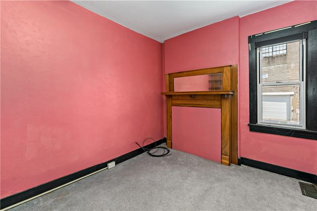 200 Wilbur St, Bon Air, PA 15210