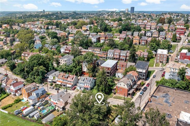 200 Wilbur St, Bon Air, PA 15210