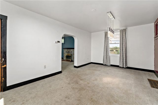 200 Wilbur St, Bon Air, PA 15210