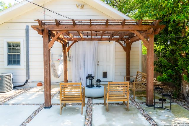 1023 W ROSEWOOD AVE, San Antonio, TX 78201