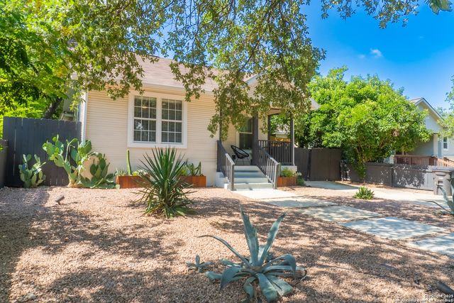 1023 W ROSEWOOD AVE, San Antonio, TX 78201