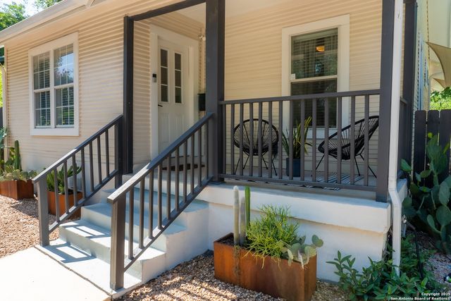 1023 W ROSEWOOD AVE, San Antonio, TX 78201