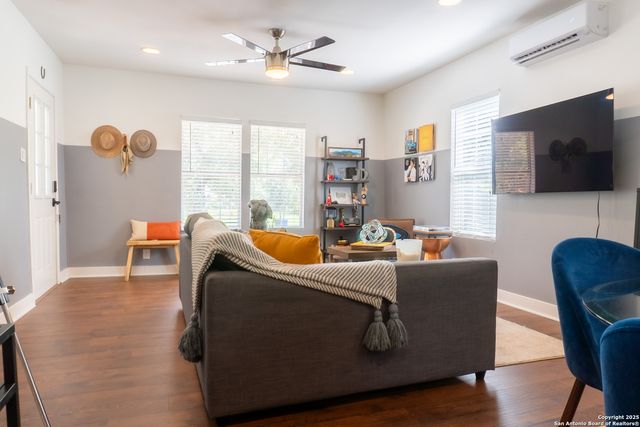 1023 W ROSEWOOD AVE, San Antonio, TX 78201