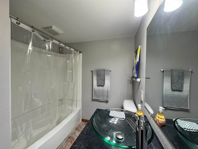 4720 Orellana Avenue, Cedar Falls, IA 50613