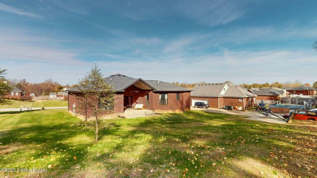 389 Fernwood Dr, Mt Washington, KY 40047