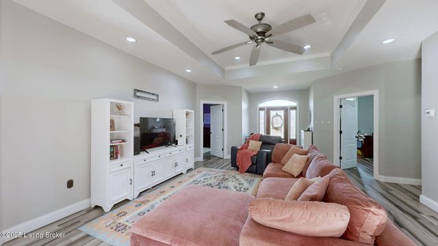 389 Fernwood Dr, Mt Washington, KY 40047