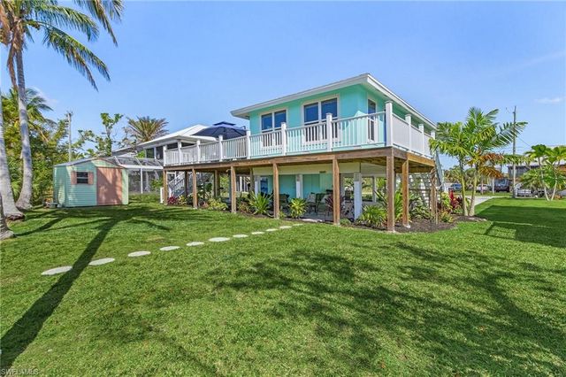 5389 Serenity CV, Bokeelia, FL 33922