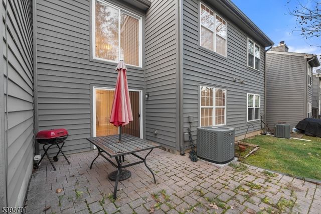 8 Brookline Ct, Montgomery Twp., NJ 08540