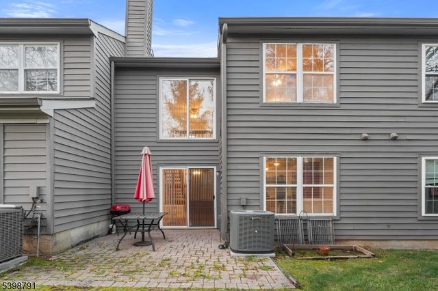 8 Brookline Ct, Montgomery Twp., NJ 08540