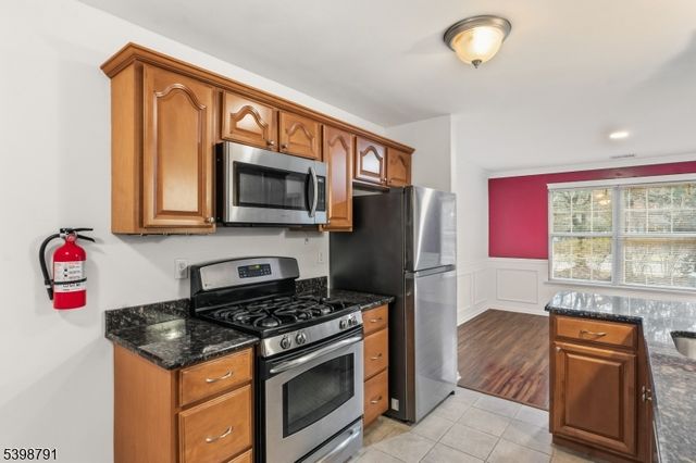 8 Brookline Ct, Montgomery Twp., NJ 08540