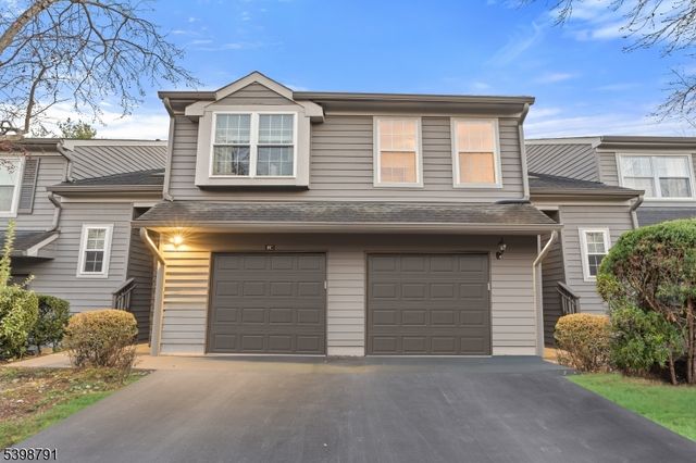 8 Brookline Ct, Montgomery Twp., NJ 08540