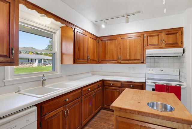 5421 Laura LANE, Greendale, WI 53129