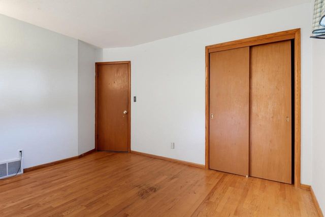 5421 Laura LANE, Greendale, WI 53129